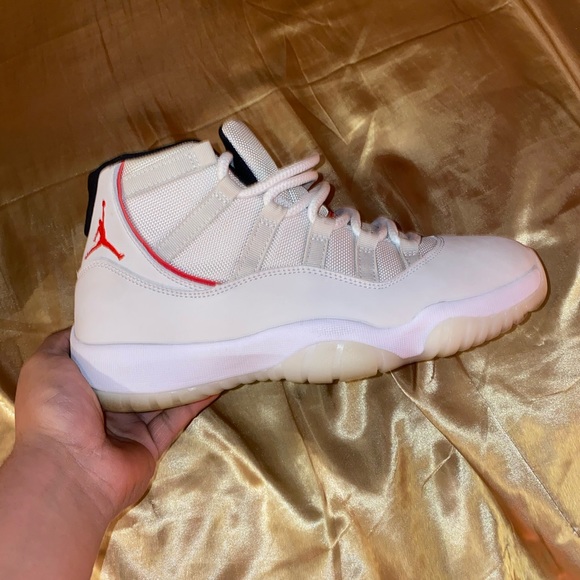 Jordan 11 platinum tint